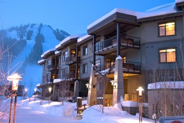 Slalom Creek Three Bedrooms Rossland Exterior photo